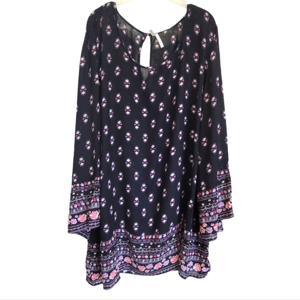 2X Geometric Multi Media Bell Sleeve Lightweight Midi Dress